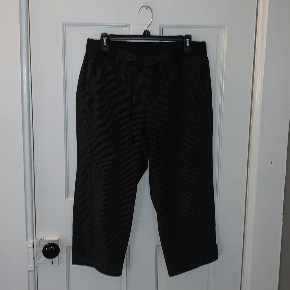 Capri Pants. Striped design.